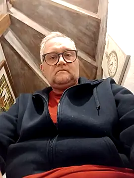 macdut67 online show from October 2025 04:19:02 PM