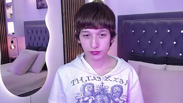 Emo Boy  online show from May 2026 08:44:02 PM