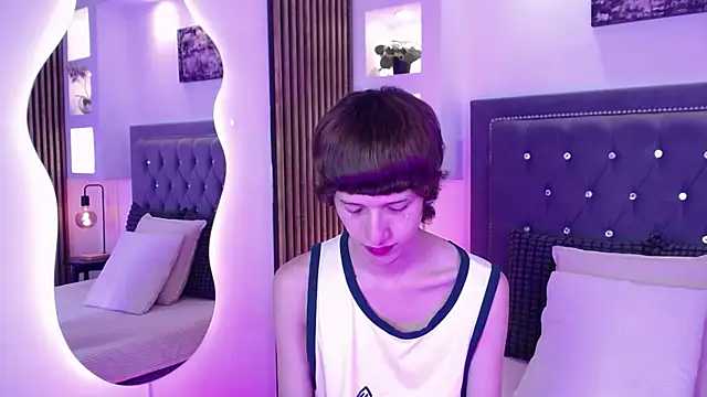 Emo Boy  online show from April 2026 08:40:02 PM