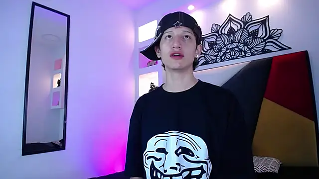 Emo Boy  online show from January 2026 06:22:02 PM