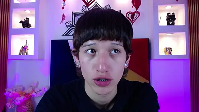 Emo Boy  online show from February 2026 08:09:02 PM