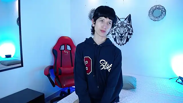 Emo Boy  online show from December 2025 12:51:02 PM