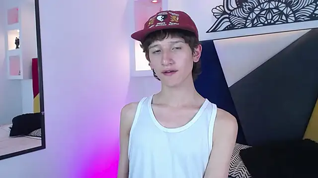 Emo Boy  online show from February 2026 03:37:01 AM