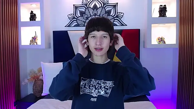 Emo Boy  online show from March 2026 08:38:02 PM