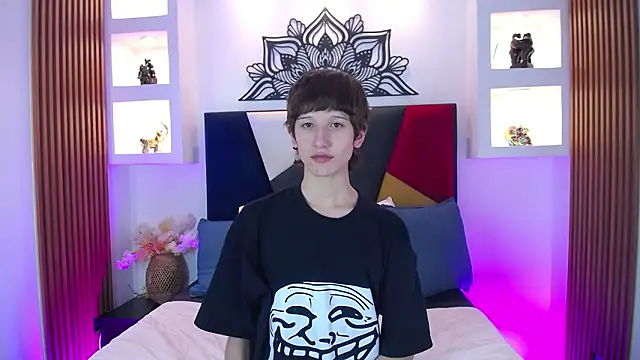 Emo Boy  online show from February 2026 08:08:02 PM