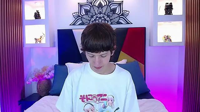 Emo Boy  online show from March 2026 08:20:02 PM