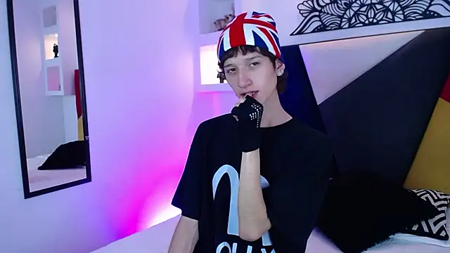 Emo Boy  online show from February 2026 08:26:01 PM