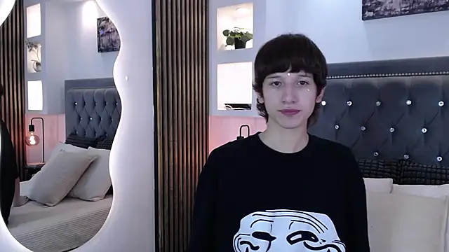 Emo Boy  online show from April 2026 08:25:02 PM