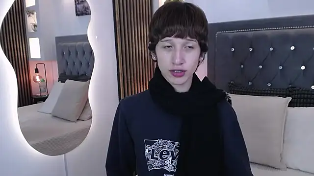 Emo Boy  online show from May 2026 08:37:02 PM