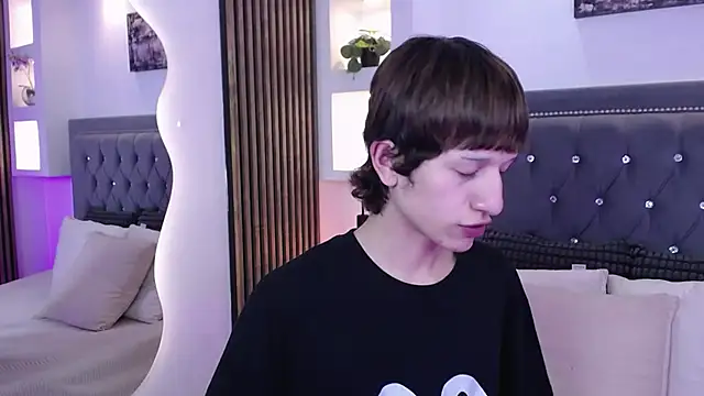 Emo Boy  online show from May 2026 09:59:02 PM