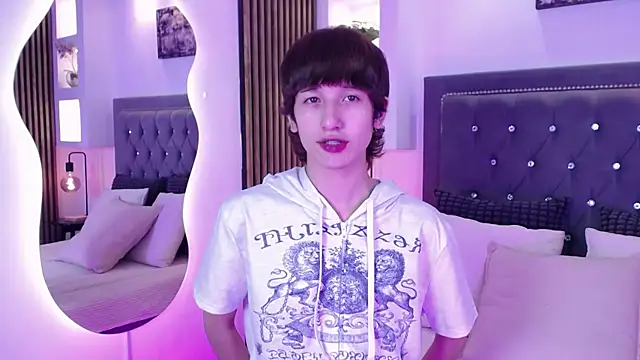 Emo Boy  online show from April 2026 08:32:01 PM