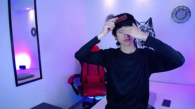 Emo Boy  online show from December 2025 12:40:02 PM