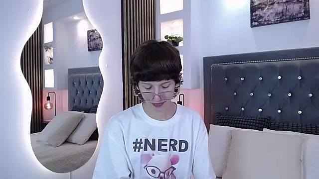 Emo Boy  online show from March 2026 08:18:01 PM