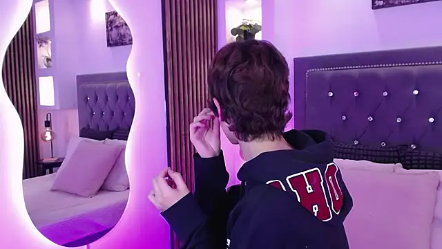 Emo Boy  online show from May 2026 08:33:02 PM