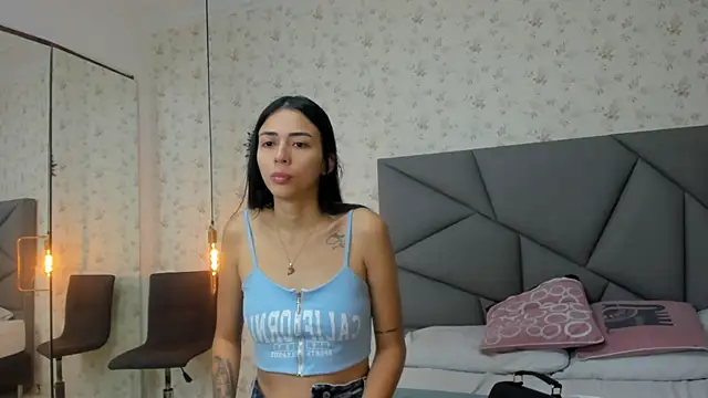 nicollandjhon online show from February 2026 11:40:01 AM