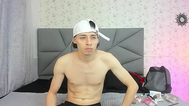 nicollandjhon online show from January 2026 11:03:01 AM