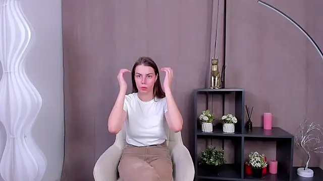 ElaineRothwell online show from October 2025 09:21:01 AM