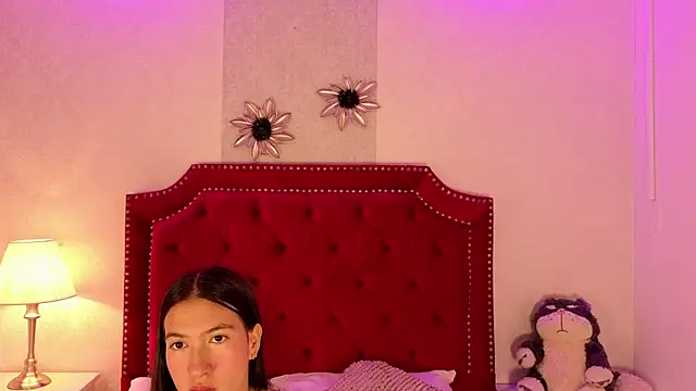 Sara Collinss  online show from November 2025 11:33:02 AM