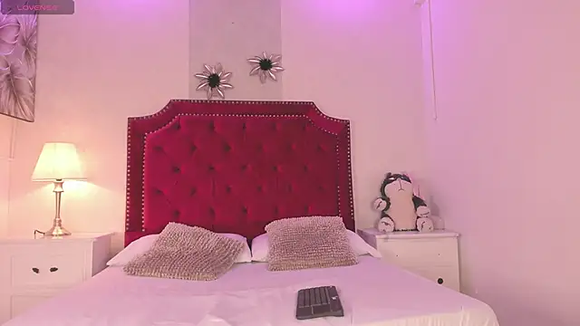 Sara Collinss  online show from November 2025 11:15:02 AM