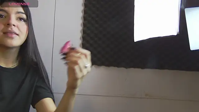 Aranzza Ross online show from November 2025 12:54:01 PM