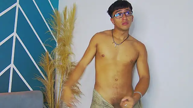 Snapshot of Stefano_Calle chatting on December 2025 12:48:02 PM Stefano Calle online show from December 2025 12:48:02 PM