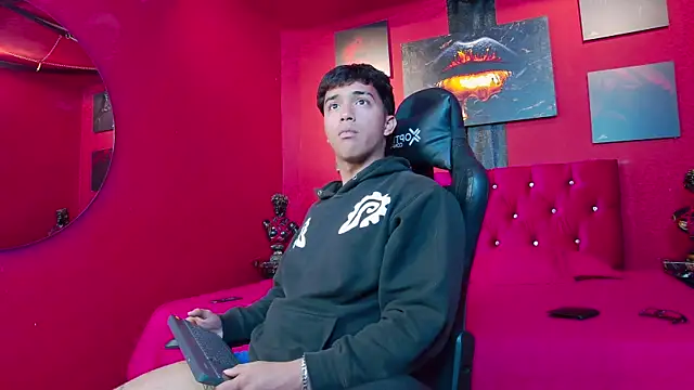 Snapshot of Stefano_Calle chatting on December 2025 07:30:01 PM Stefano Calle online show from December 2025 07:30:01 PM