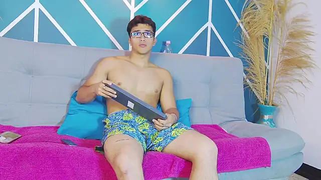 Snapshot of Stefano_Calle chatting on November 2025 12:16:01 PM Stefano Calle online show from November 2025 12:16:01 PM