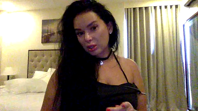 Fayronna online show from February 2026 12:11:02 AM