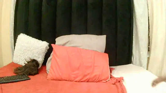 Snapshot of pearlxx20 chatting on February 2026 07:36:01 PM pearlxx20 online show from February 2026 07:36:01 PM