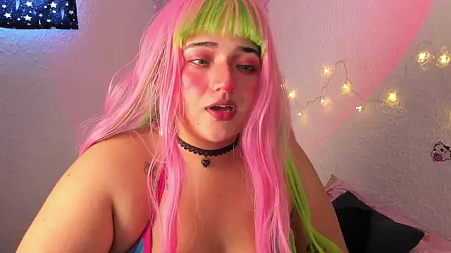 Snapshot of Emilycollei chatting on October 2025 03:45:02 PM Emilycollei online show from October 2025 03:45:02 PM