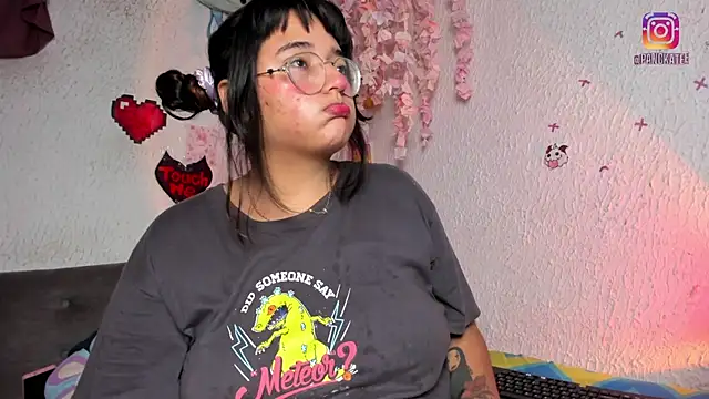 Emilycollei online show from April 2026 04:14:01 AM