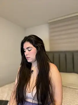 Isabella LaRue online show from April 2026 11:52:01 PM