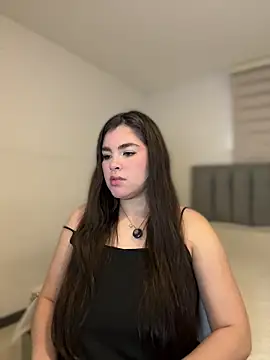 Isabella LaRue online show from April 2026 09:41:02 PM