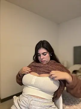 Isabella LaRue online show from April 2026 03:47:01 AM