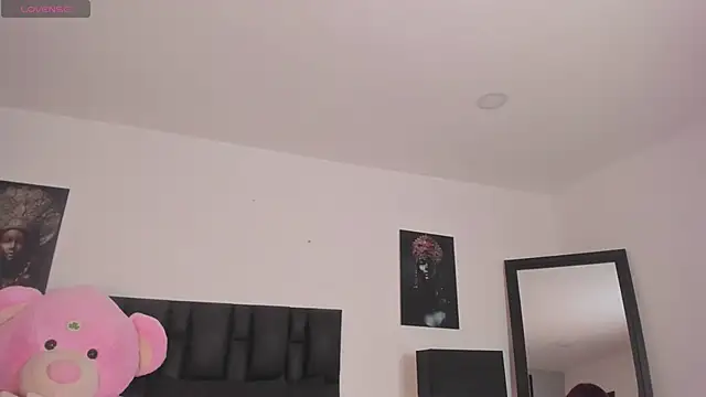 SaradaParker online show from April 2026 04:37:01 PM