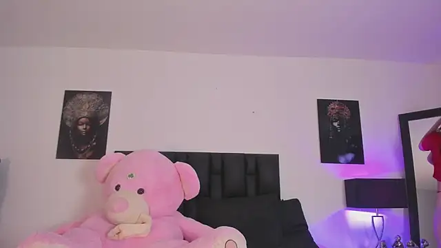 SaradaParker online show from April 2026 04:57:01 PM