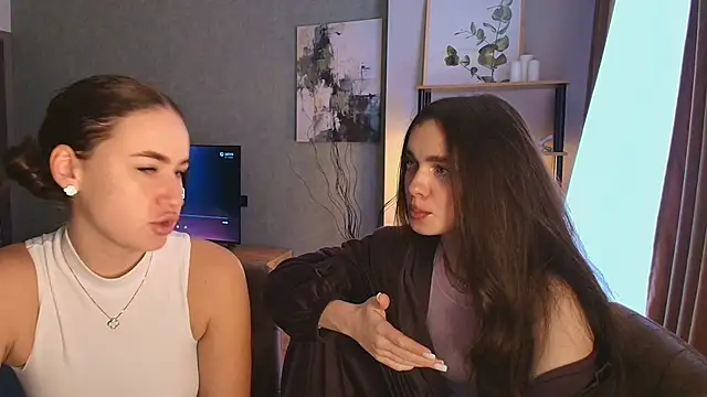 MayaGlow online show from November 2025 07:41:01 AM