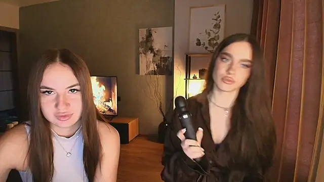 MayaGlow online show from December 2025 05:28:01 AM