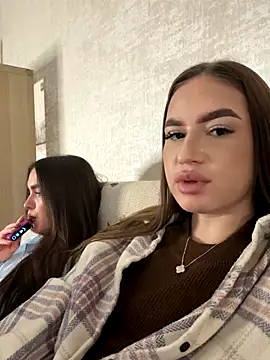 MayaGlow online show from October 2025 05:19:02 AM