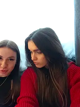 MayaGlow online show from November 2025 05:22:02 AM