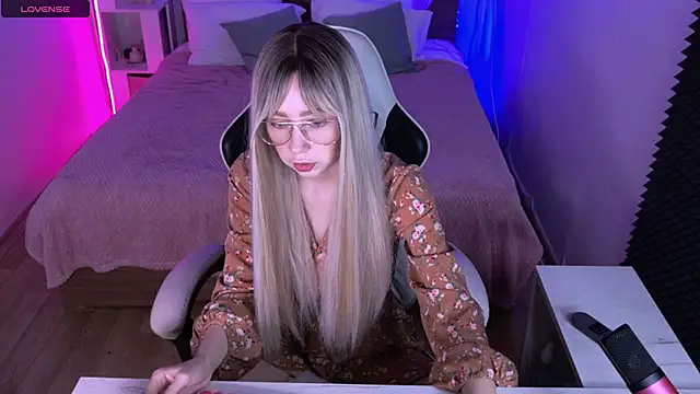 sofiisun online show from October 2025 04:11:01 AM