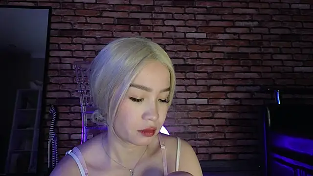 Snapshot of saya_li1 chatting on November 2025 07:52:02 PM saya li1 online show from November 2025 07:52:02 PM