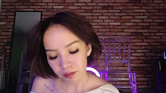 Snapshot of saya_li1 chatting on November 2025 09:07:01 PM saya li1 online show from November 2025 09:07:01 PM