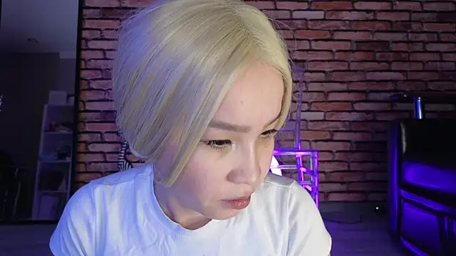 Snapshot of saya_li1 chatting on October 2025 09:22:02 PM saya li1 online show from October 2025 09:22:02 PM