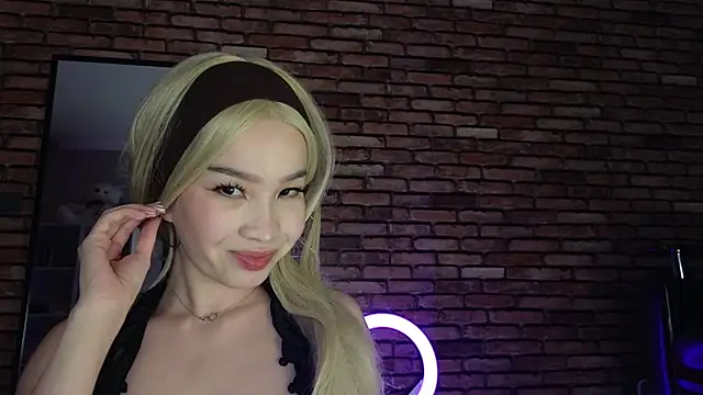 Snapshot of saya_li1 chatting on December 2025 04:33:01 AM saya li1 online show from December 2025 04:33:01 AM