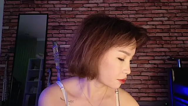 Snapshot of saya_li1 chatting on November 2025 09:51:02 PM saya li1 online show from November 2025 09:51:02 PM