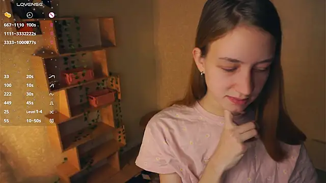 Snapshot of IveyColley chatting on December 2025 07:07:01 AM IveyColley online show from December 2025 07:07:01 AM