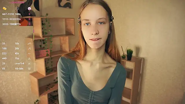 Snapshot of IveyColley chatting on October 2025 07:29:02 AM IveyColley online show from October 2025 07:29:02 AM