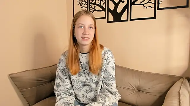 Snapshot of IveyColley chatting on October 2025 08:48:02 AM IveyColley online show from October 2025 08:48:02 AM