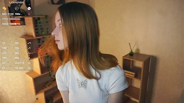 Snapshot of IveyColley chatting on December 2025 07:29:02 AM IveyColley online show from December 2025 07:29:02 AM